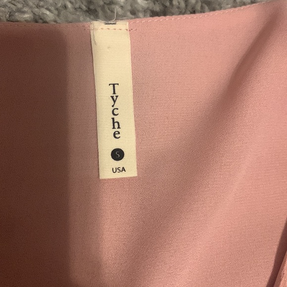 Boutique mid rise top. Tyche brand size small. - Picture 2 of 6